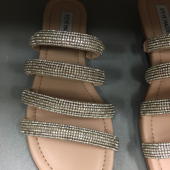 Beautiful Steve Madden triple strap rhinestone sandals - Picture 3 of 5